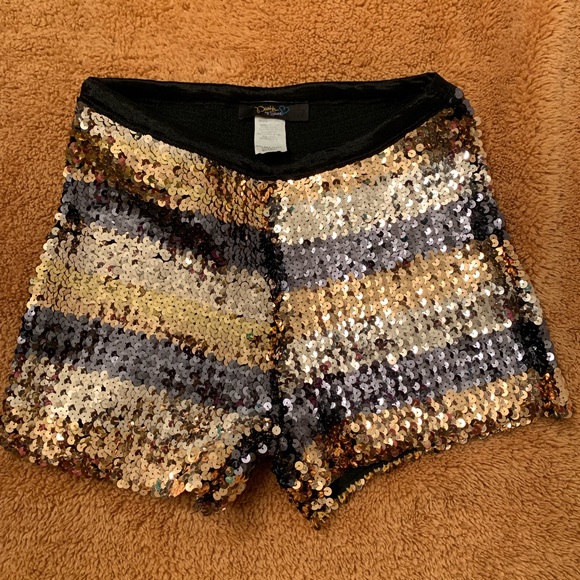 Sequin shorts - Picture 3 of 4